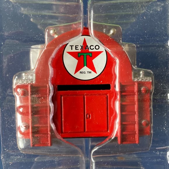 Authentic Texaco 1939 Studebaker Tanker Bank - Picture 6 of 8